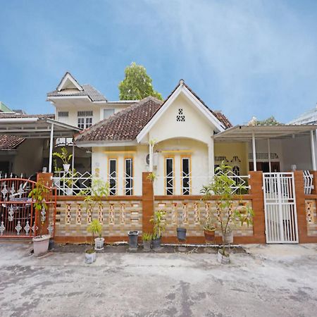 Wisma Pinggir Mitra Reddoorz Tanjung Pinang Exterior photo
